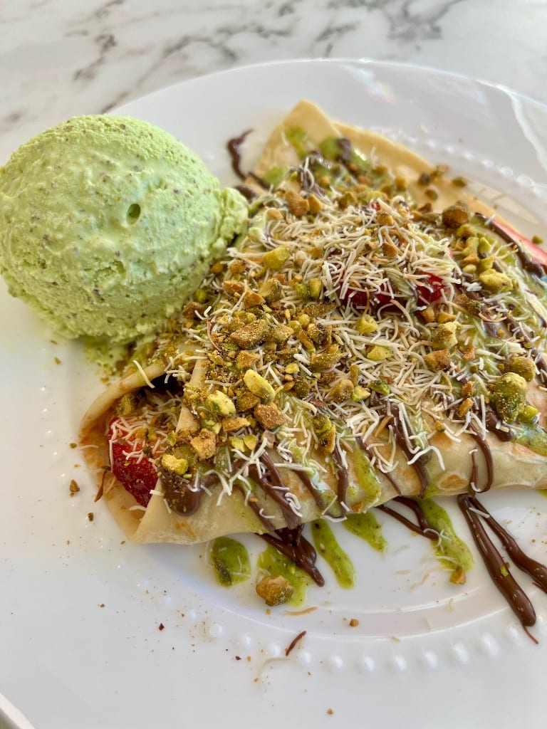 Pistachio crepe with ice cream